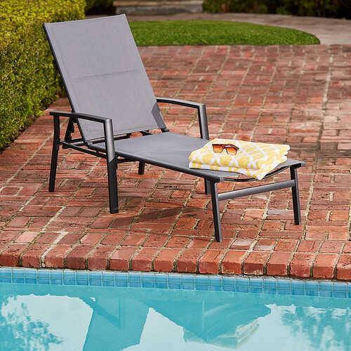 Hanover - Halsted Padded Chaise - Alum/Grey
