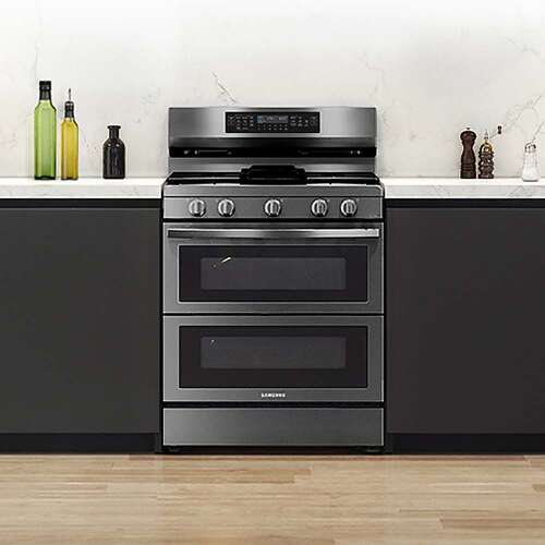 Rent to own Samsung - 6.0 cu. ft. Smart Freestanding Gas Range with Flex Duo & Air Fry - Black Stainless Steel
